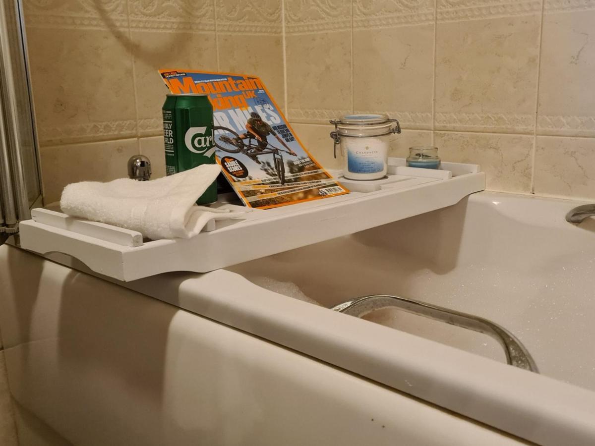 רוז'לי The Shambles By Spires Accommodation A Boho Styled Place To Stay Just 3 Miles From Birches Valley Visitors Centre Cannock Chase מראה חיצוני תמונה
